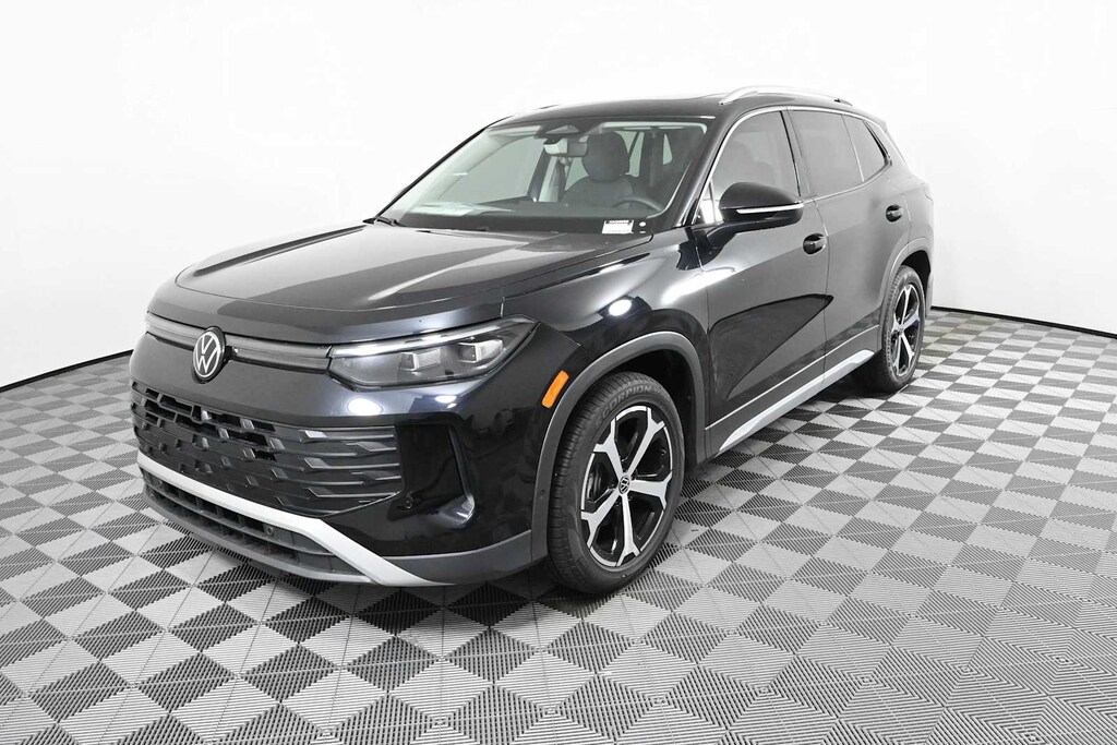 New 2026 Volkswagen Tiguan SE SUV