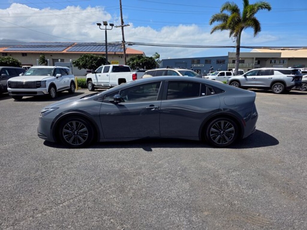 Used 2025 Toyota Prius LE