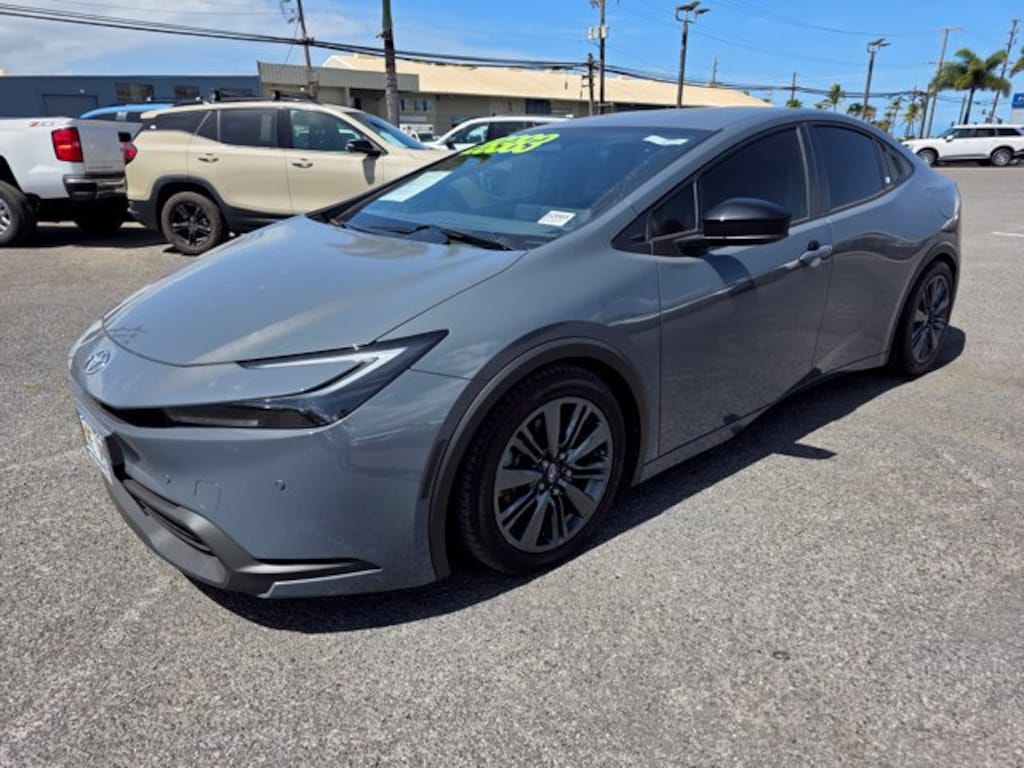 Used 2025 Toyota Prius LE