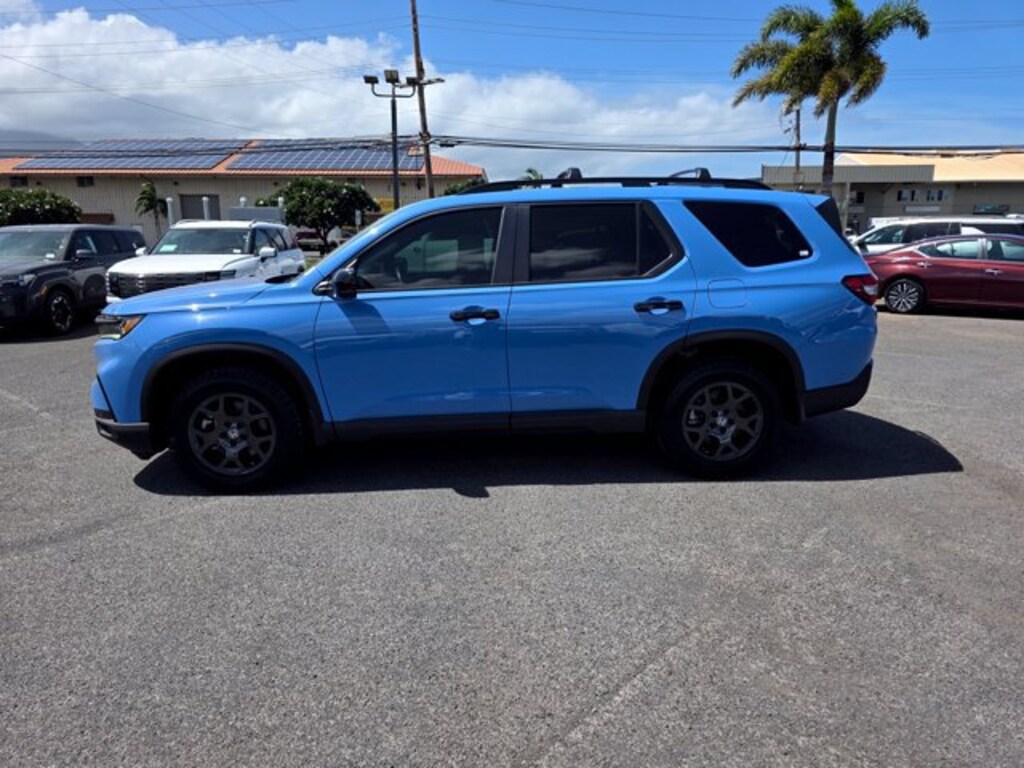 Used 2025 Honda Pilot TrailSport