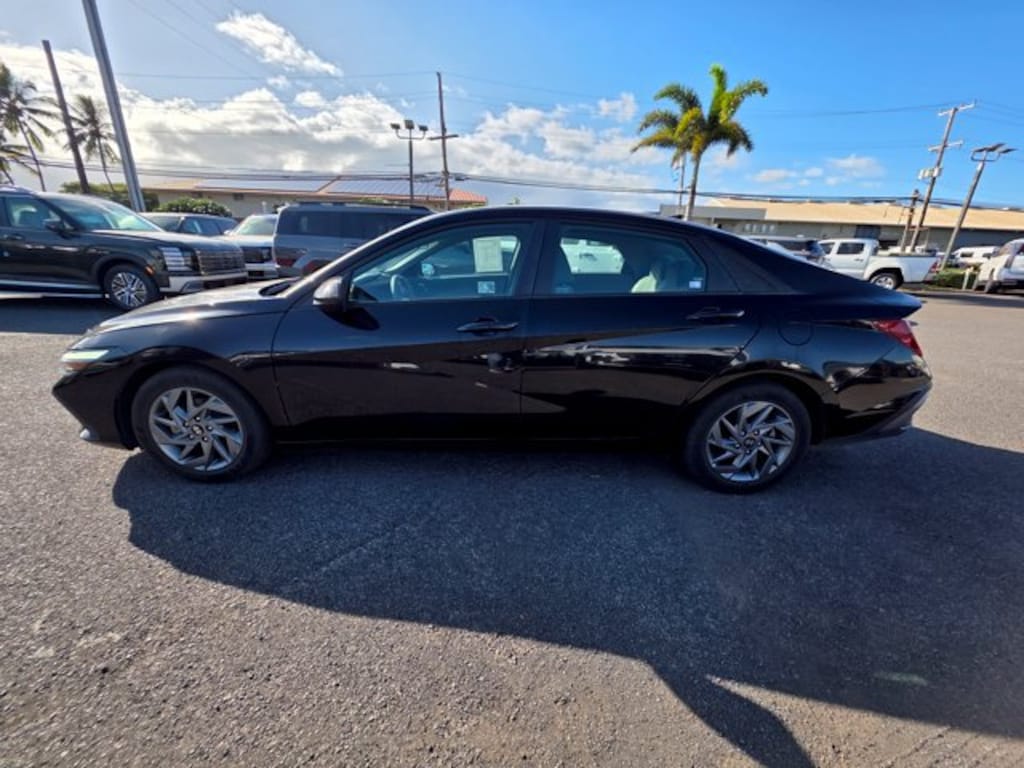 Used 2024 Hyundai Elantra SEL