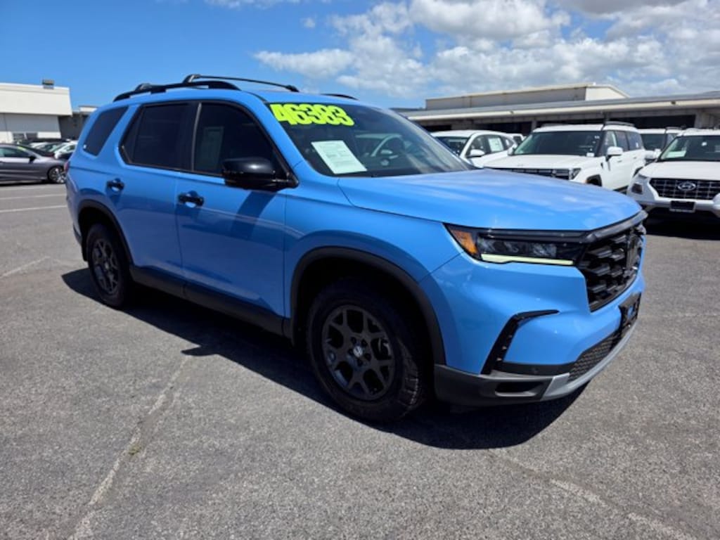 Used 2025 Honda Pilot TrailSport