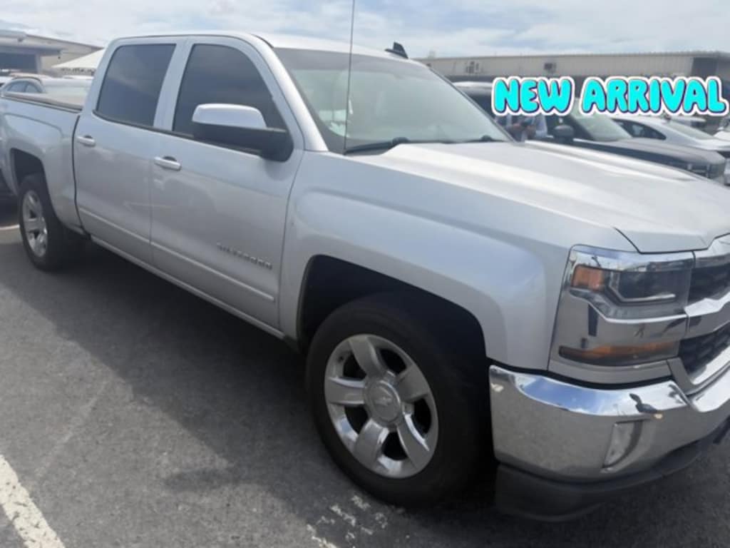 Used 2017 Chevrolet Silverado 1500 LT w/1LT Truck Crew Cab