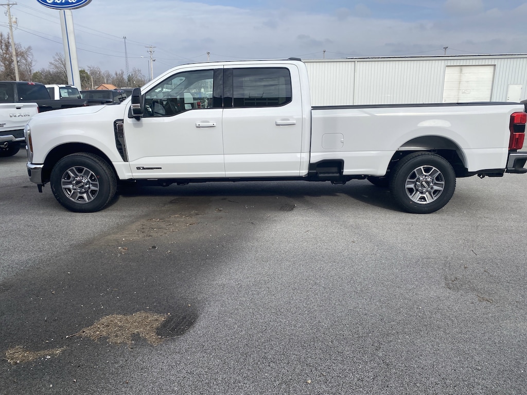New 2026 Ford Super Duty F-250 SRW LARIAT CREW CAB 4X2