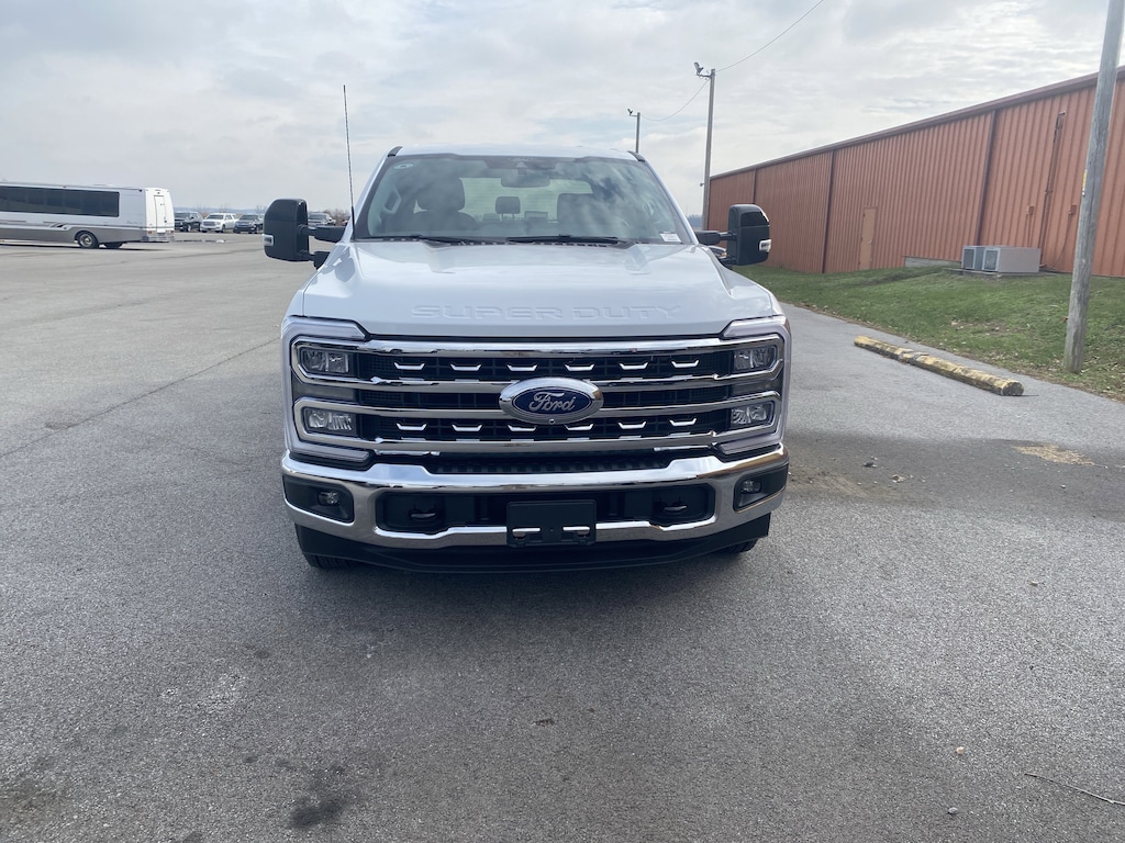 New 2026 Ford Super Duty F-250 SRW LARIAT CREW CAB 4X2