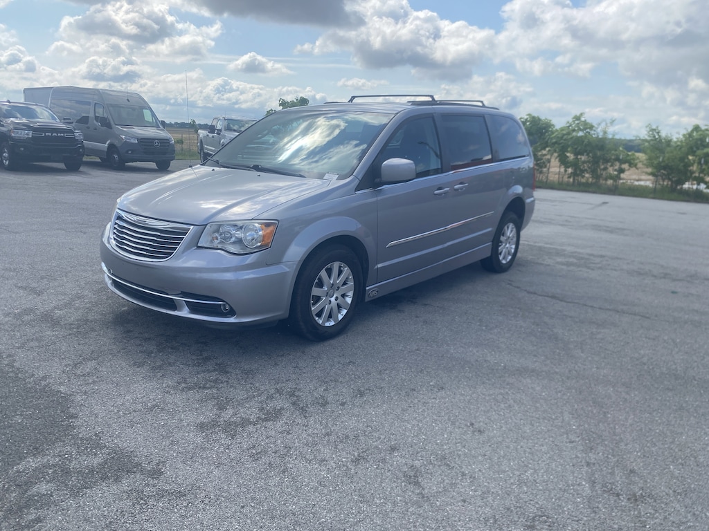 Used 2014 Chrysler Town & Country Touring Wagon