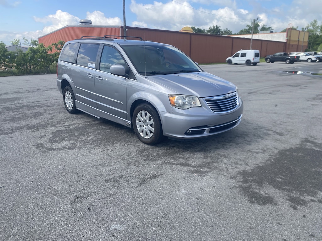 Used 2014 Chrysler Town & Country Touring Wagon