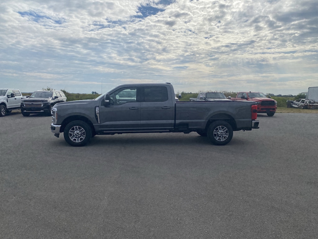 New 2026 Ford Super Duty F-350 SRW LARIAT 2WD CREW XL