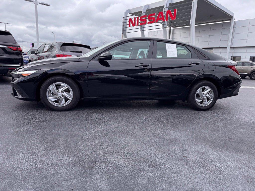 New 2026 Hyundai Elantra SE Sedan