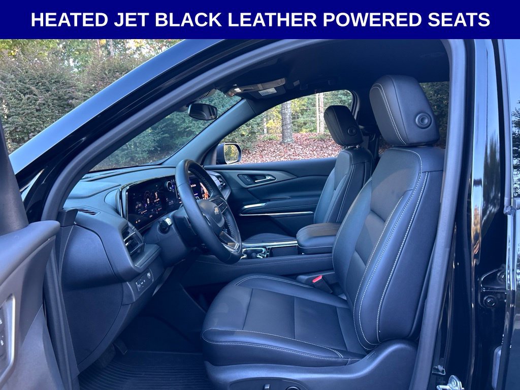 Used 2025 Chevrolet Traverse LT SUV