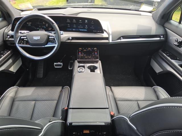 Used 2026 CADILLAC VISTIQ Platinum SUV