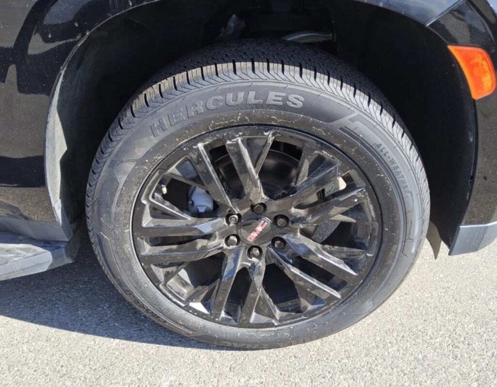 Used 2023 GMC Yukon SLT SUV