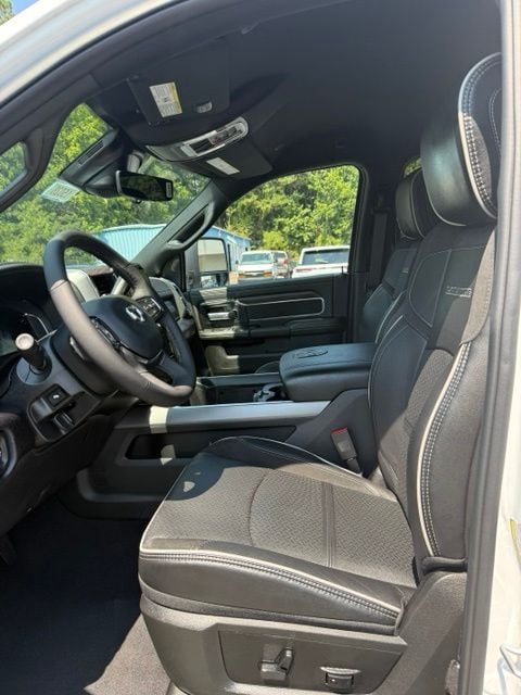 2025 RAM 2500 Laramie - Photo 10