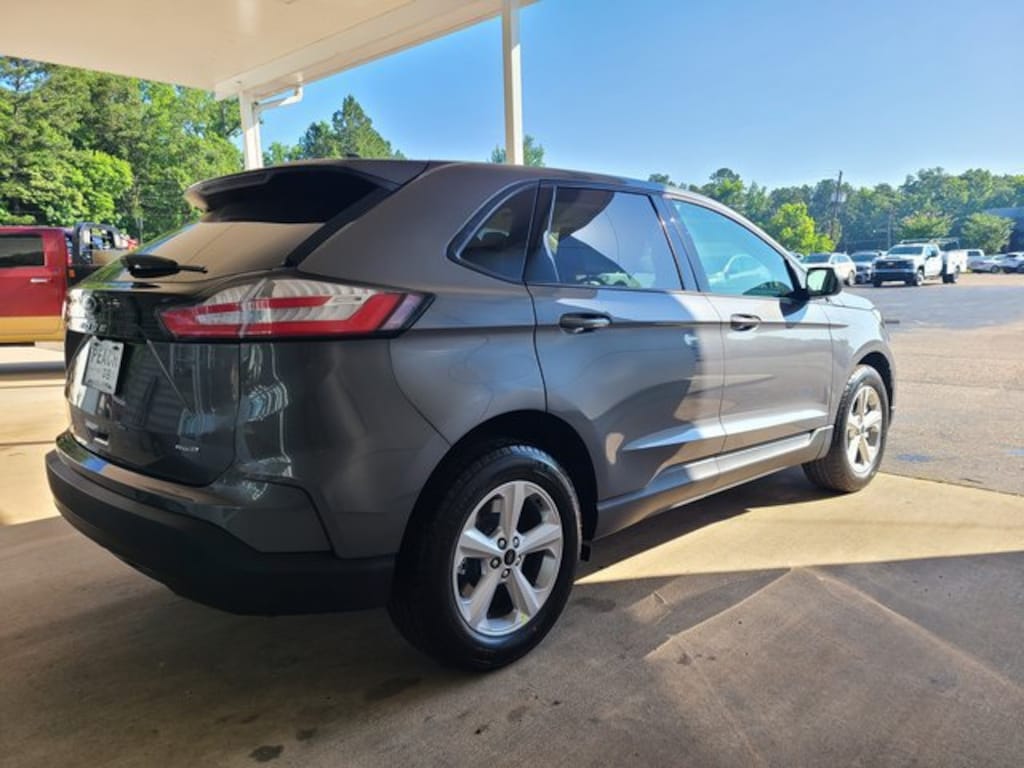 New 2024 Ford Edge SE SUV