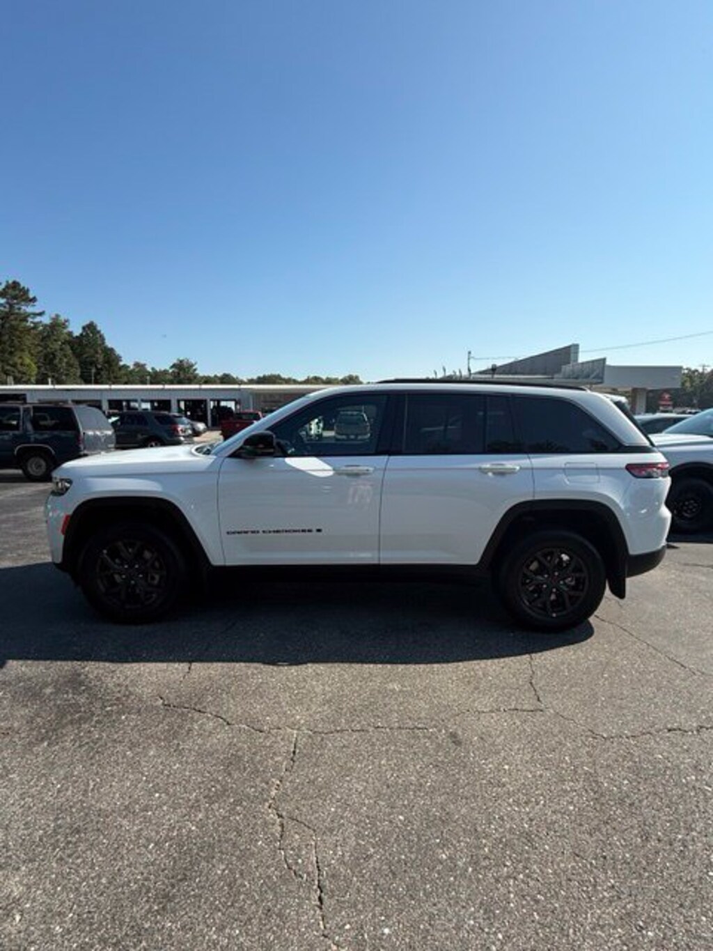 New 2027 Jeep Grand Cherokee Laredo Altitude SUV