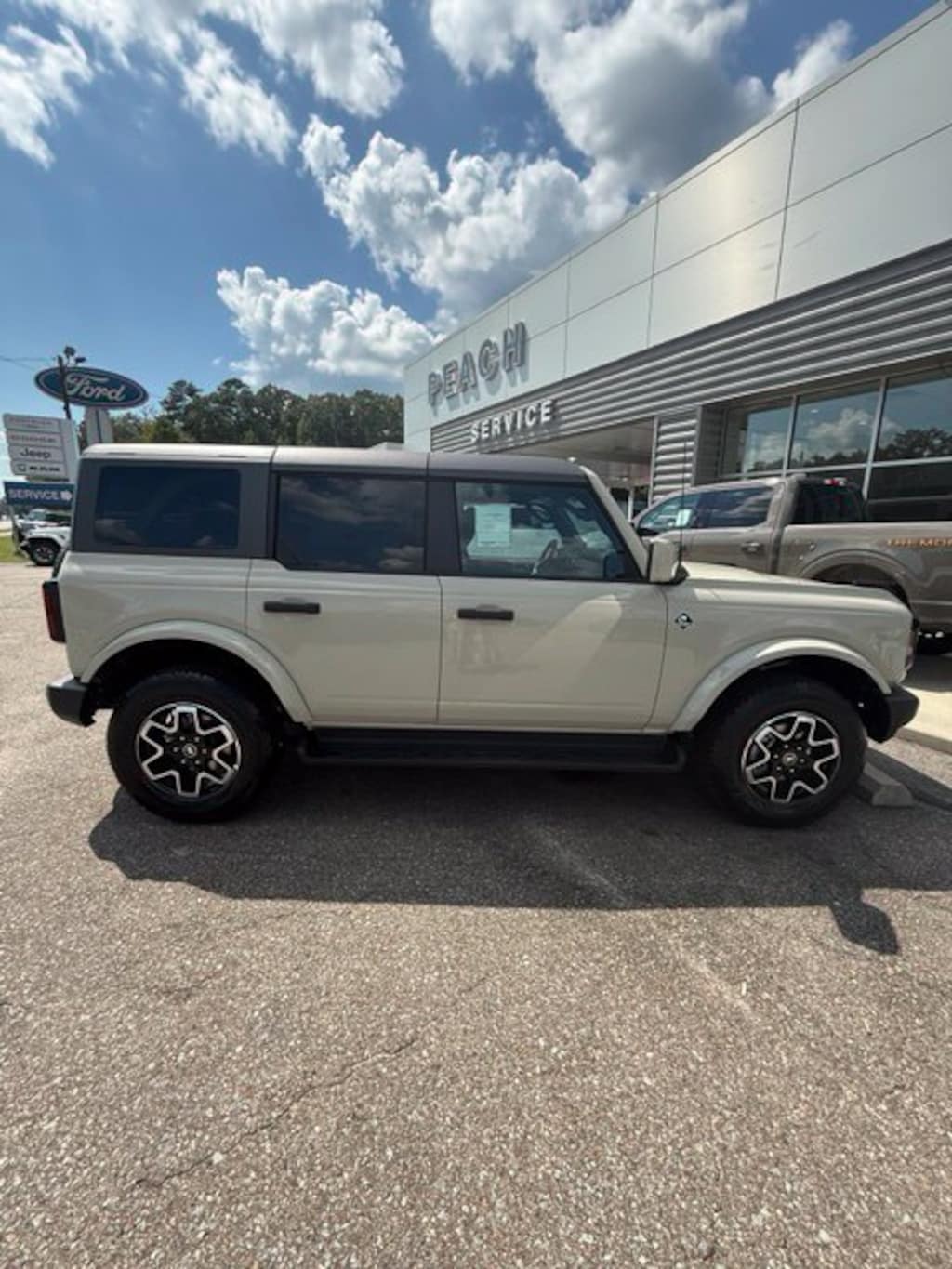 New 2026 Ford Bronco Outer Banks SUV
