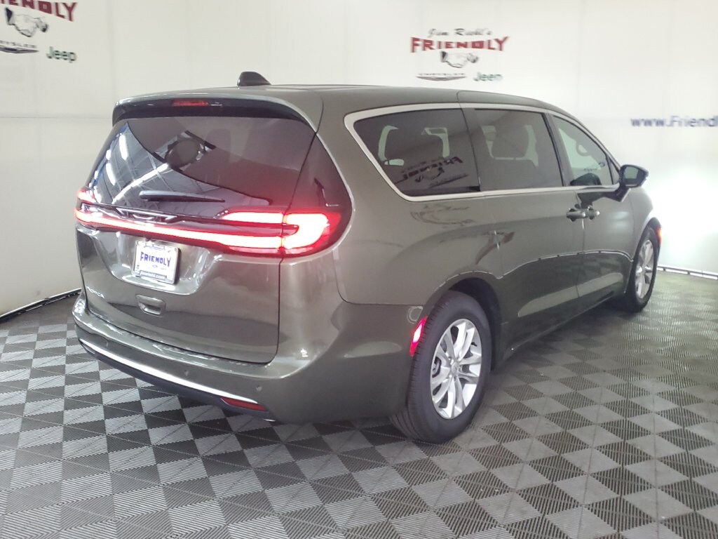 New 2027 Chrysler Pacifica Select Passenger Van
