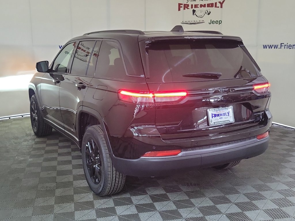 Used 2026 Jeep Grand Cherokee Altitude SUV