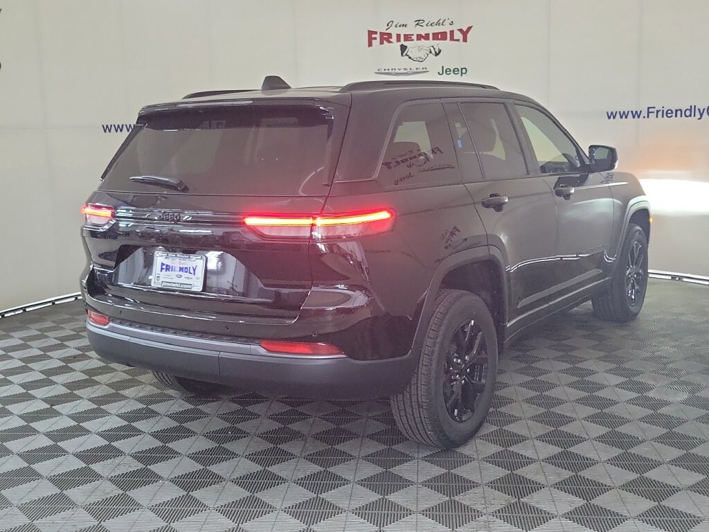 Used 2026 Jeep Grand Cherokee Altitude SUV