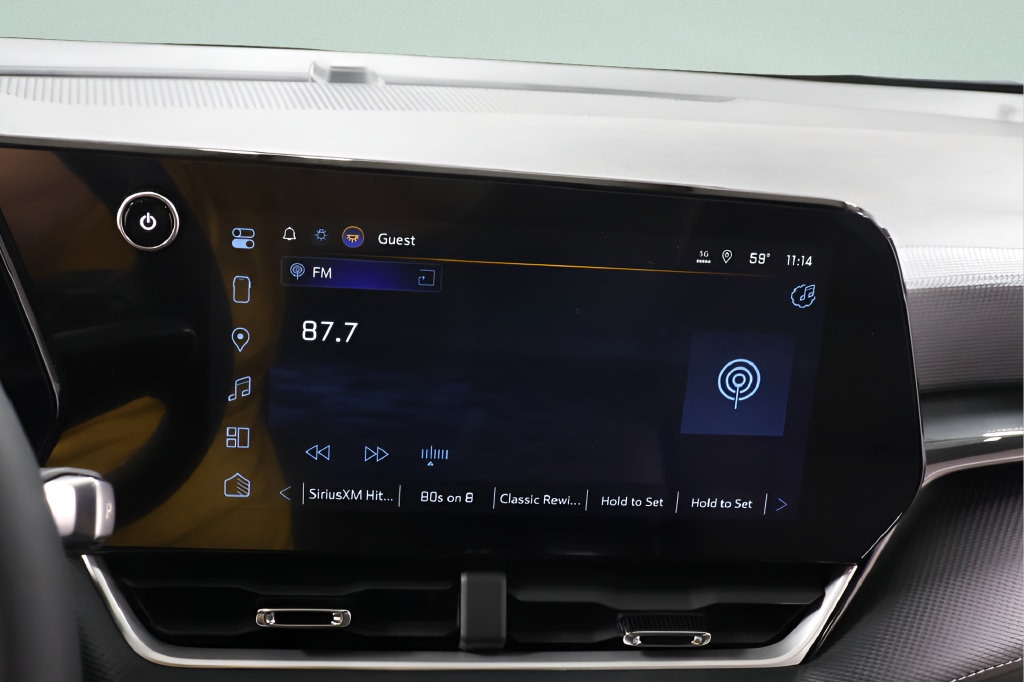2027 Chevrolet Equinox LT - Photo 9