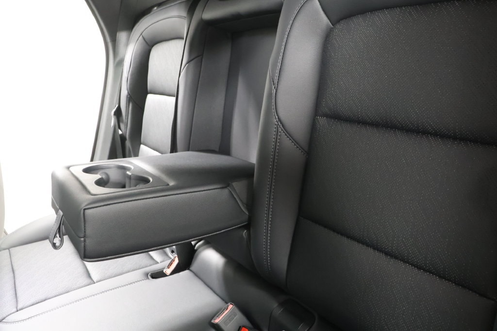 2027 Chevrolet Equinox LT - Photo 24