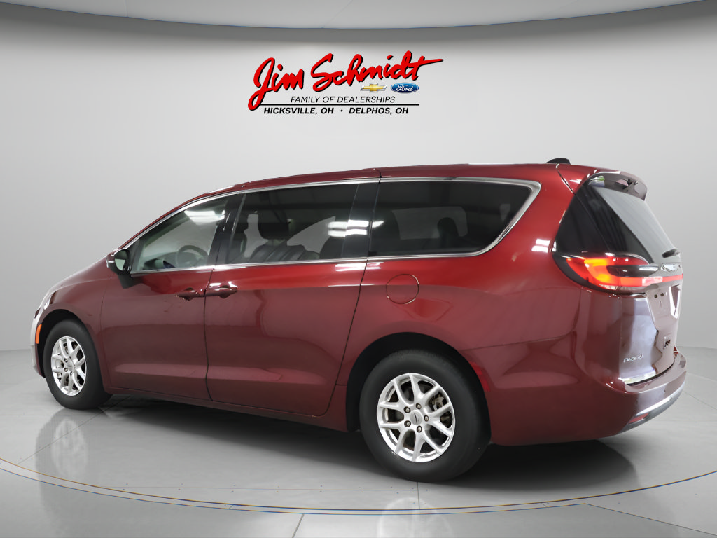 Used 2023 Chrysler Pacifica Touring L Van Passenger Van
