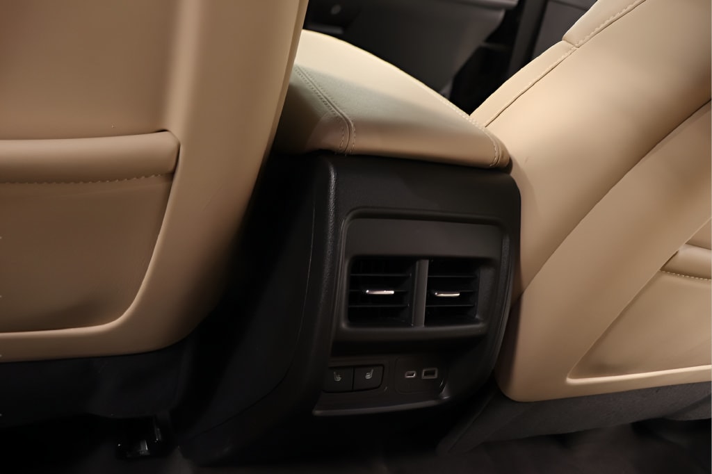 2024 Cadillac XT4 Luxury - Photo 23