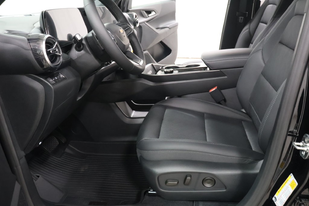 2027 Chevrolet Equinox LT - Photo 19
