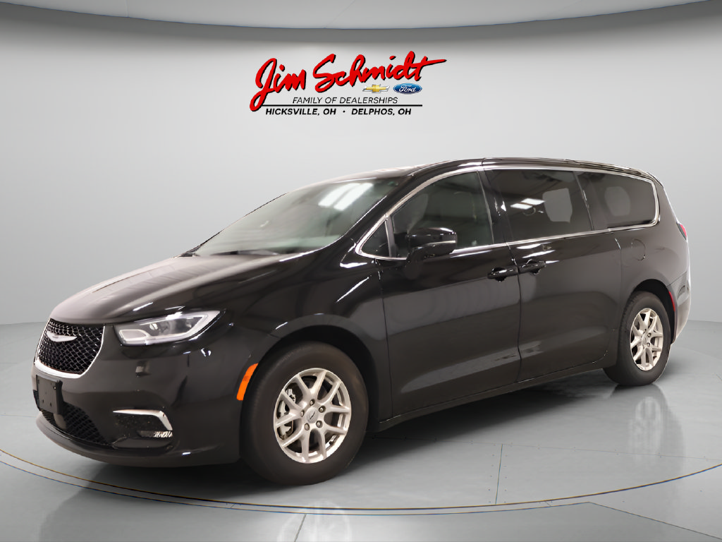 Used 2025 Chrysler Pacifica Select Van Passenger Van