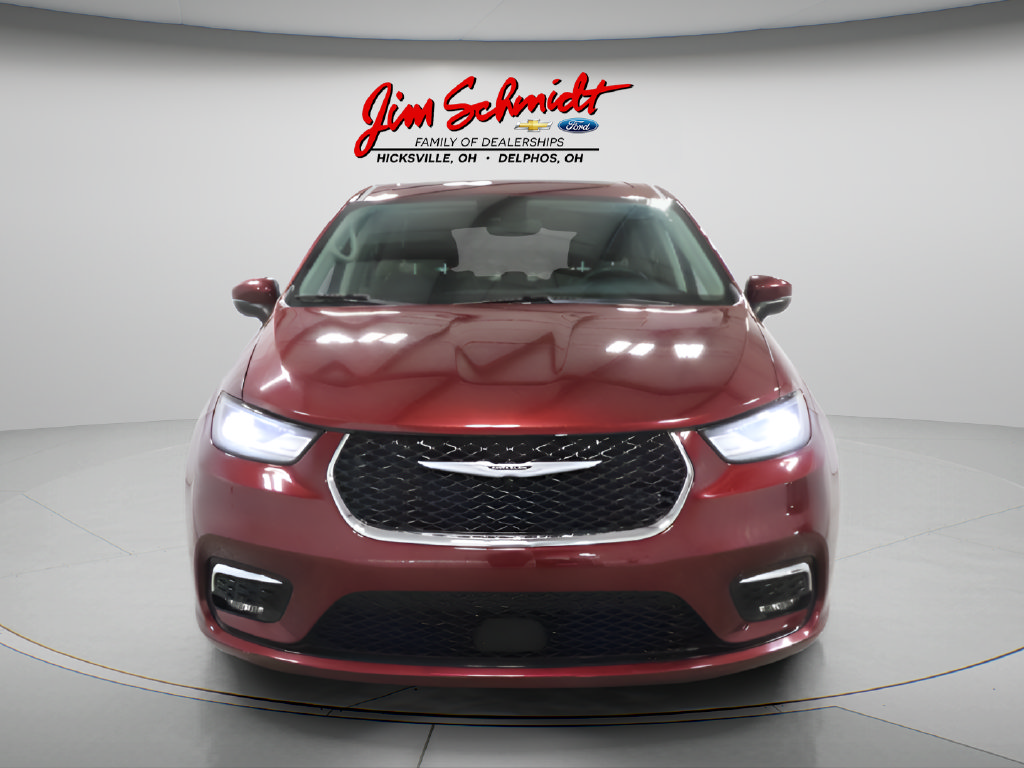 Used 2023 Chrysler Pacifica Touring L Van Passenger Van
