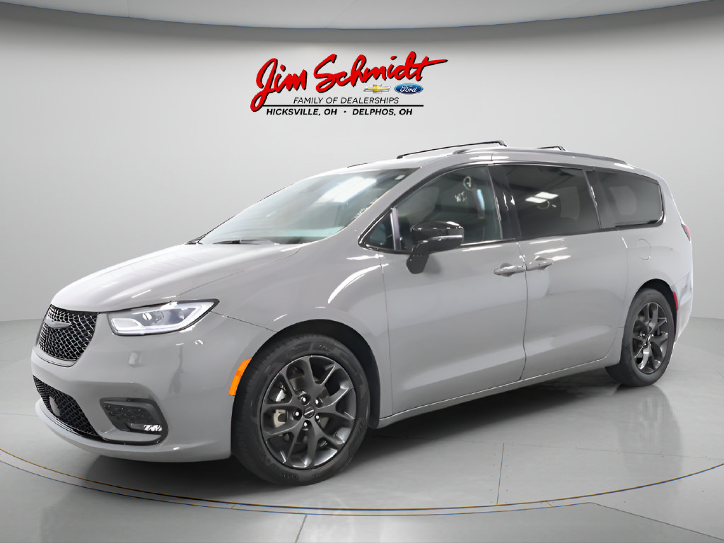Used 2025 Chrysler Pacifica Limited Van Passenger Van