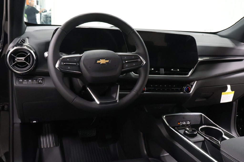 2027 Chevrolet Equinox LT - Photo 6