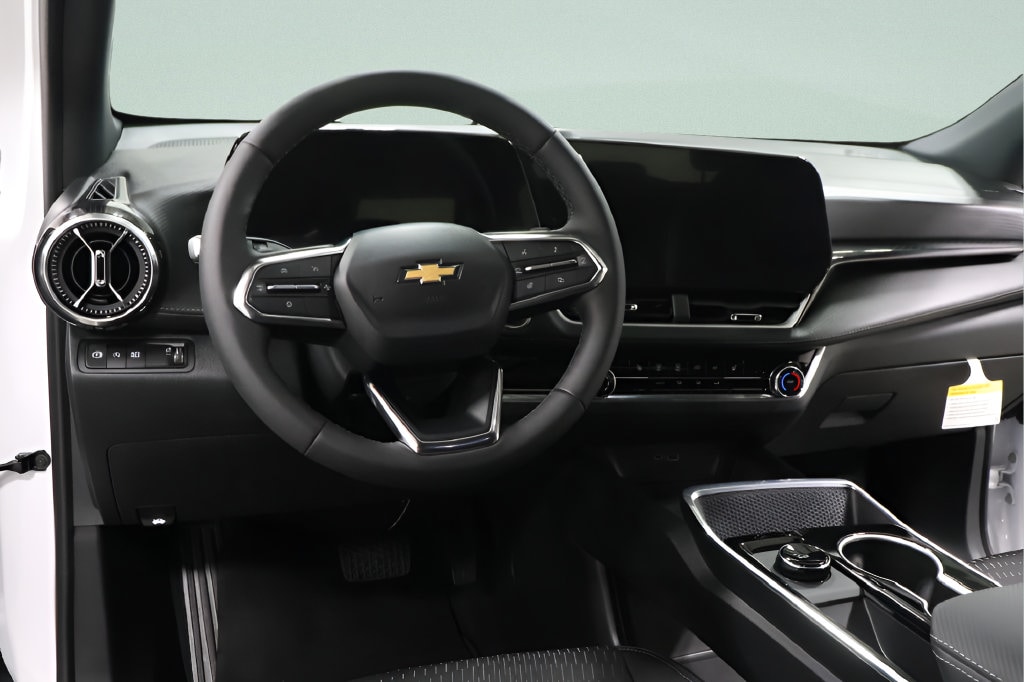 2027 Chevrolet Equinox LT - Photo 7