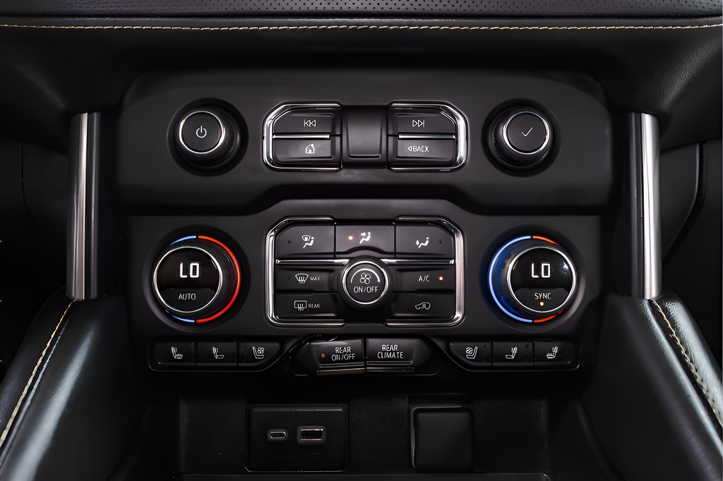 2023 Chevrolet Suburban Premier - Photo 32