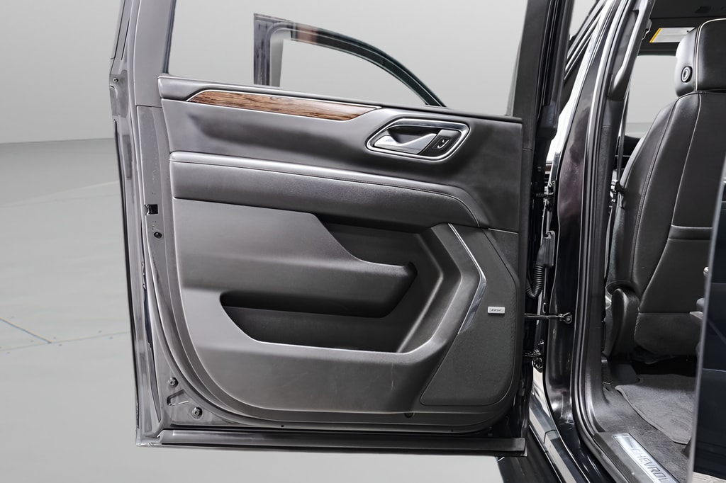 2023 Chevrolet Suburban Premier - Photo 34