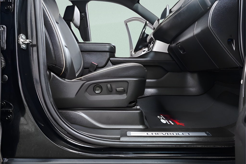 2023 Chevrolet Suburban Premier - Photo 67