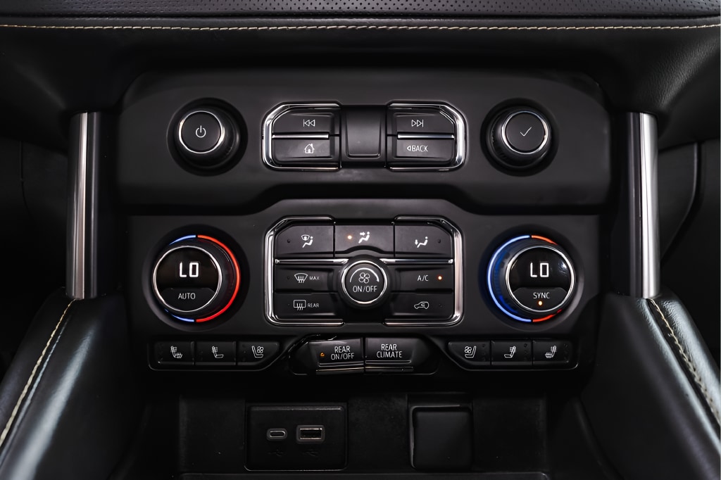 2023 Chevrolet Suburban Premier - Photo 18