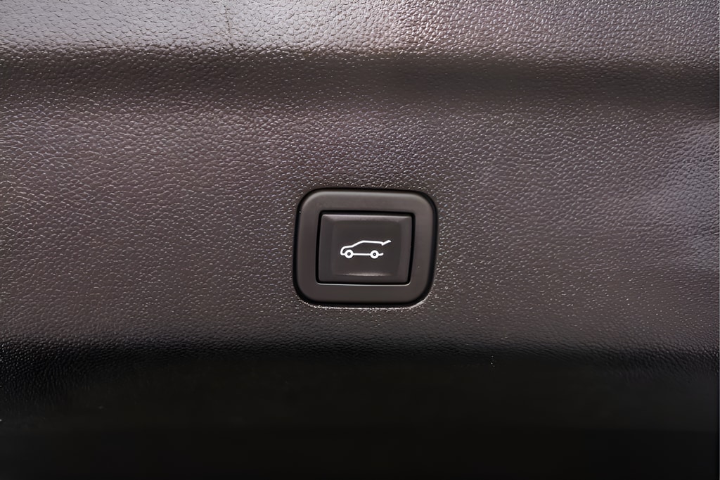 2023 Chevrolet Suburban Premier - Photo 73
