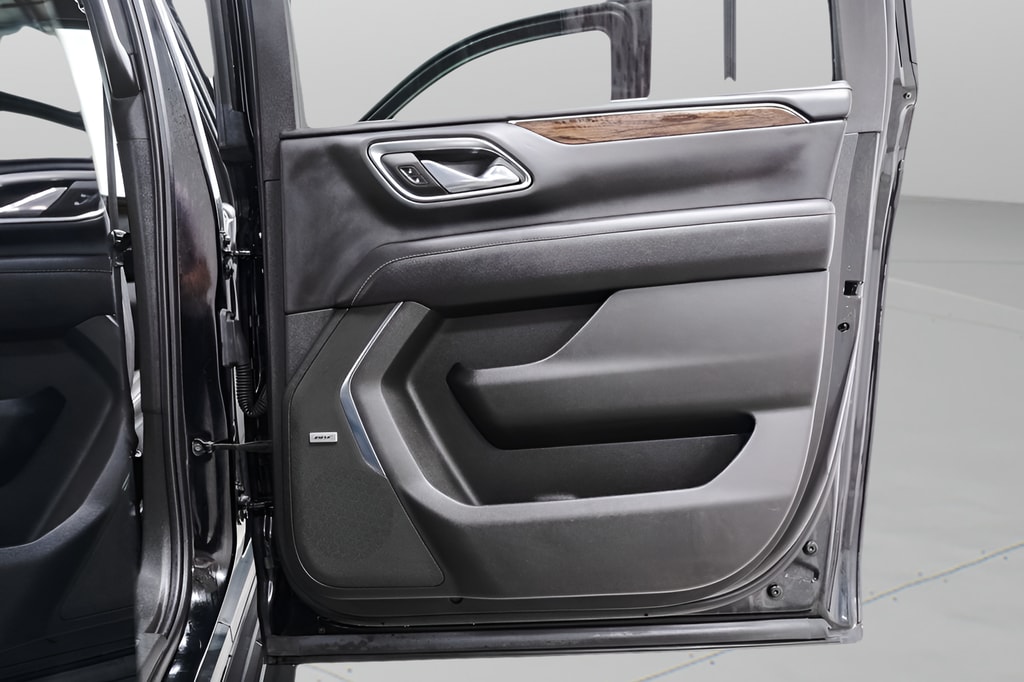 2023 Chevrolet Suburban Premier - Photo 38