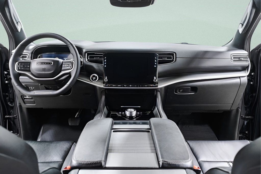2025 Jeep Wagoneer Series II - Photo 9