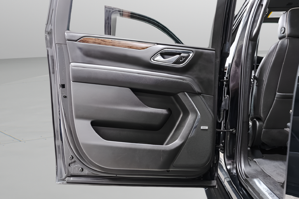 2023 Chevrolet Suburban Premier - Photo 33