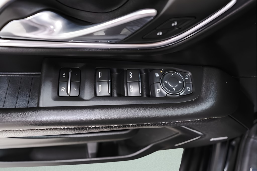 2023 Chevrolet Suburban Premier - Photo 30
