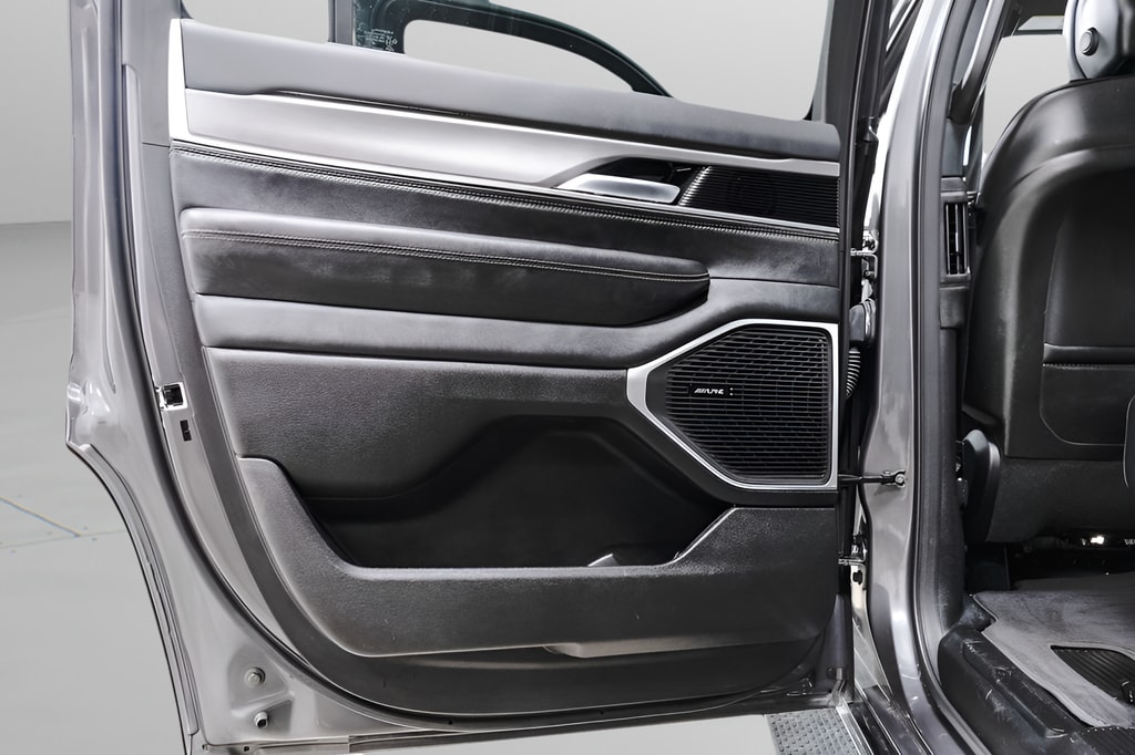 2025 Jeep Wagoneer Series II - Photo 31