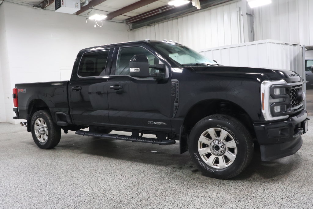Used 2024 Ford F-250SD Lariat Truck