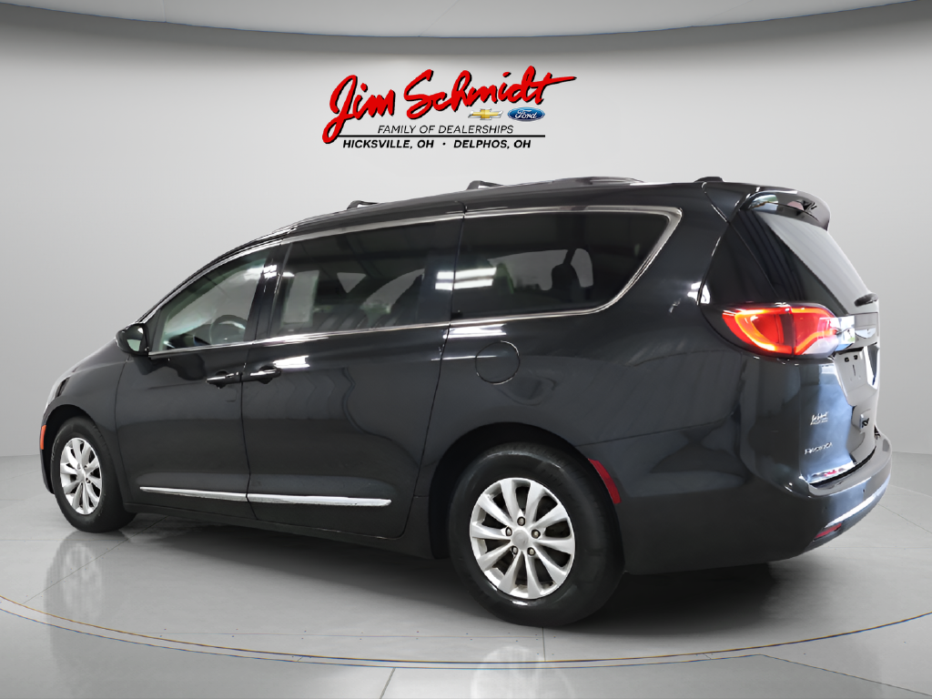 Used 2018 Chrysler Pacifica Touring L Minivan/Van