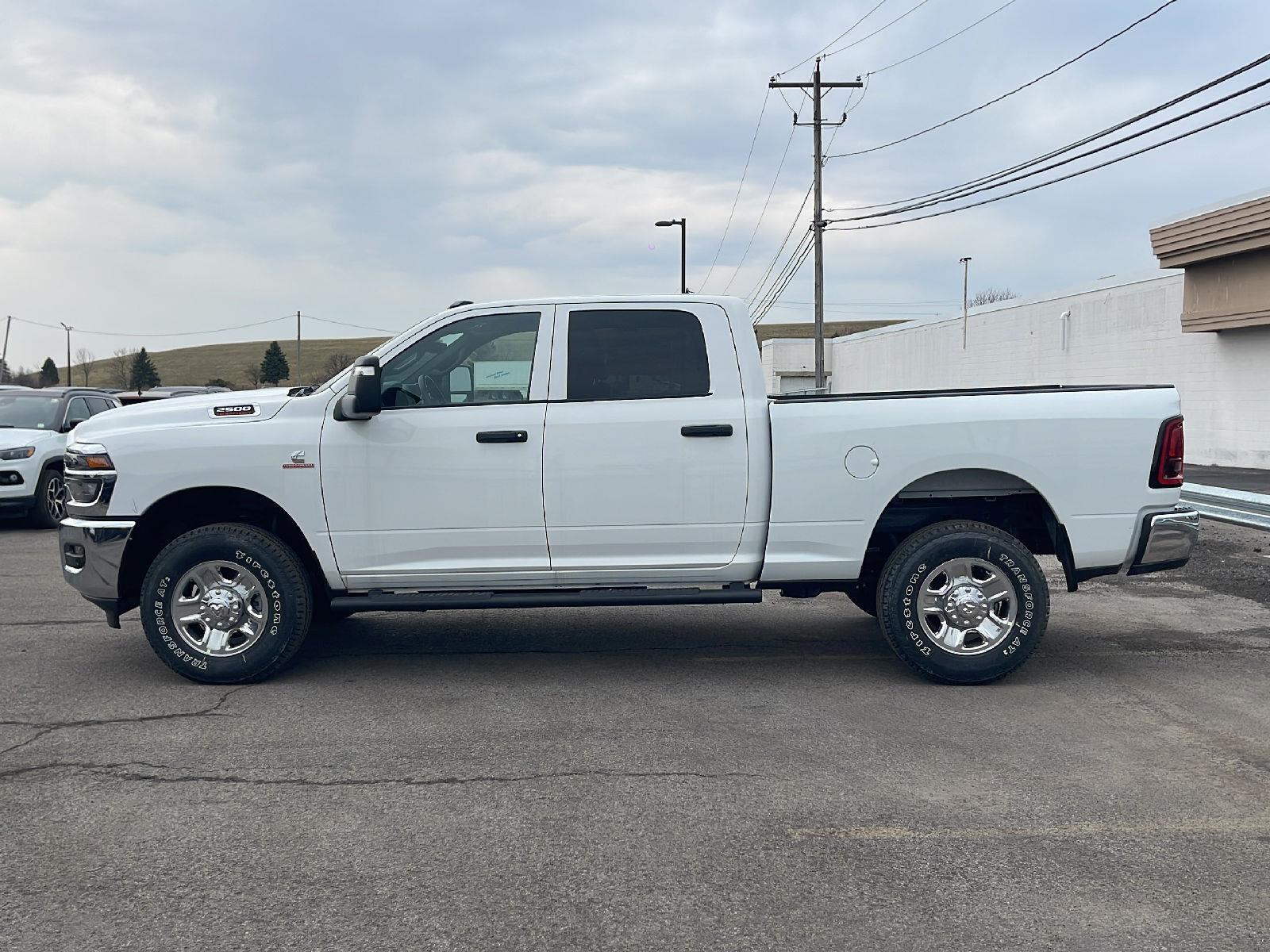2026 RAM 2500 Tradesman - Photo 4