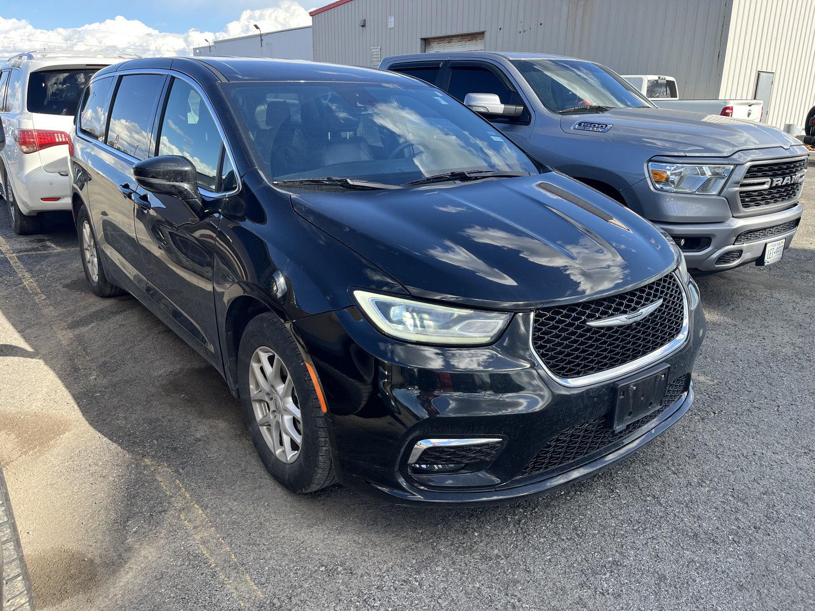 2025 Chrysler Pacifica Select