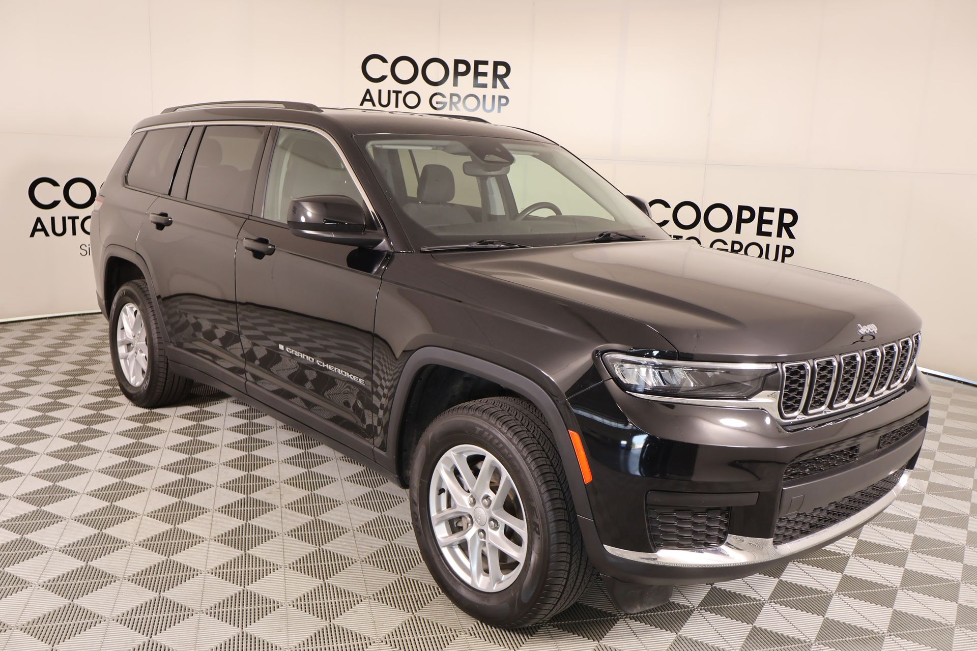 2023 Jeep Grand Cherokee L Laredo