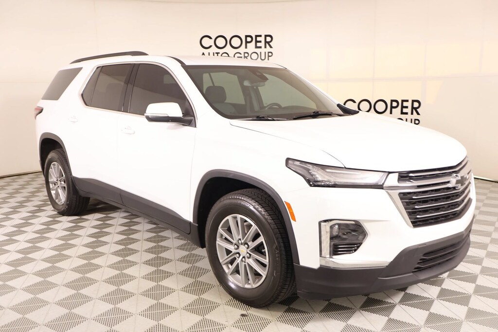 Used 2023 Chevrolet Traverse LT Cloth SUV