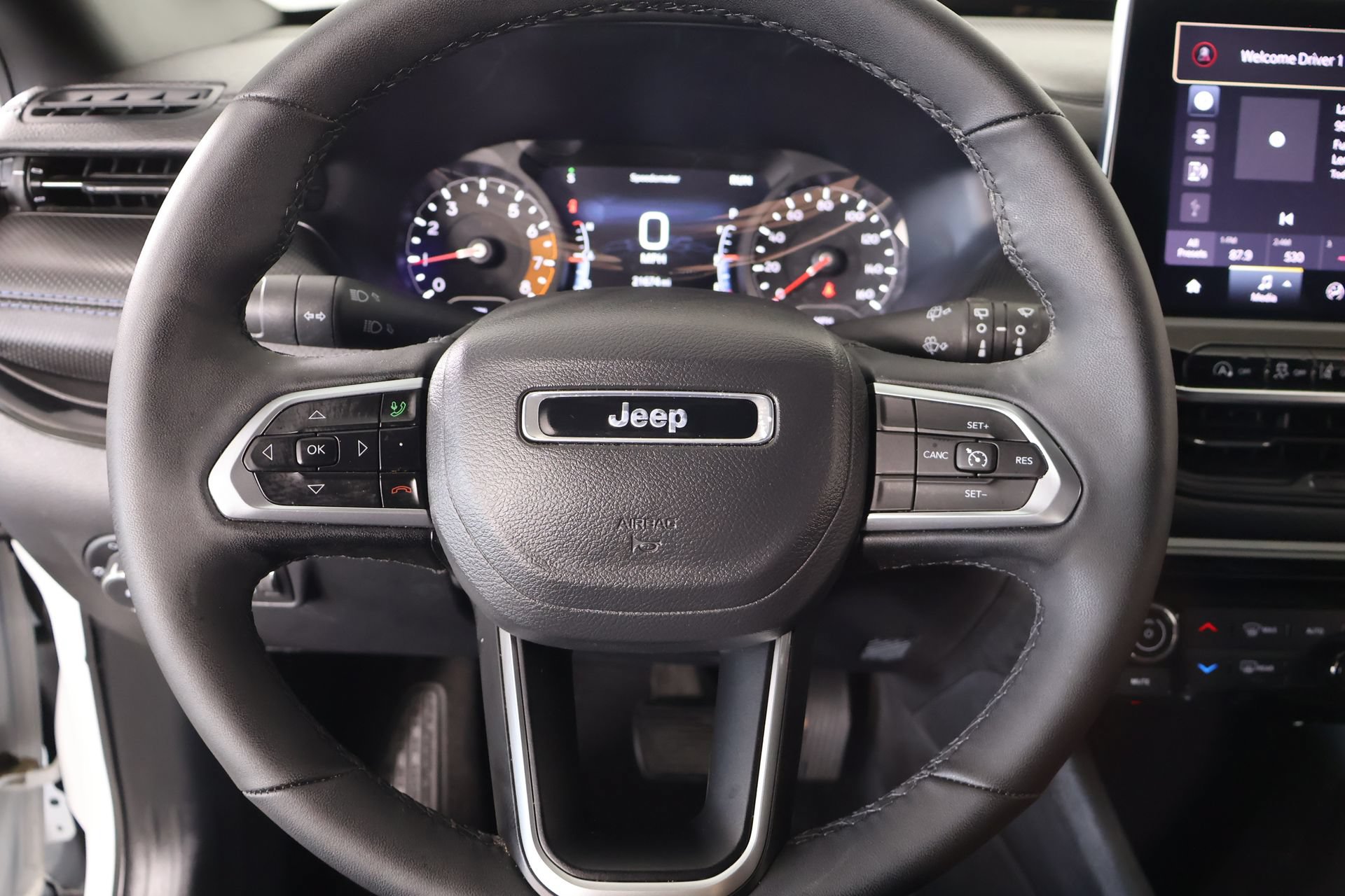 Used 2025 Jeep Compass Latitude